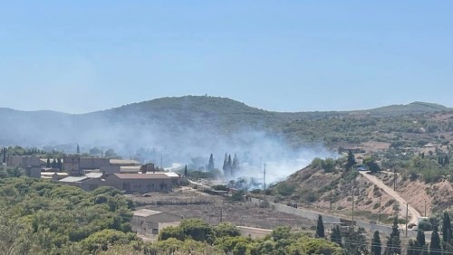 Νερακι Λαυριο Έσβησαν άμεσα οι φωτιές στα Καλύβια και στο Λαύριο