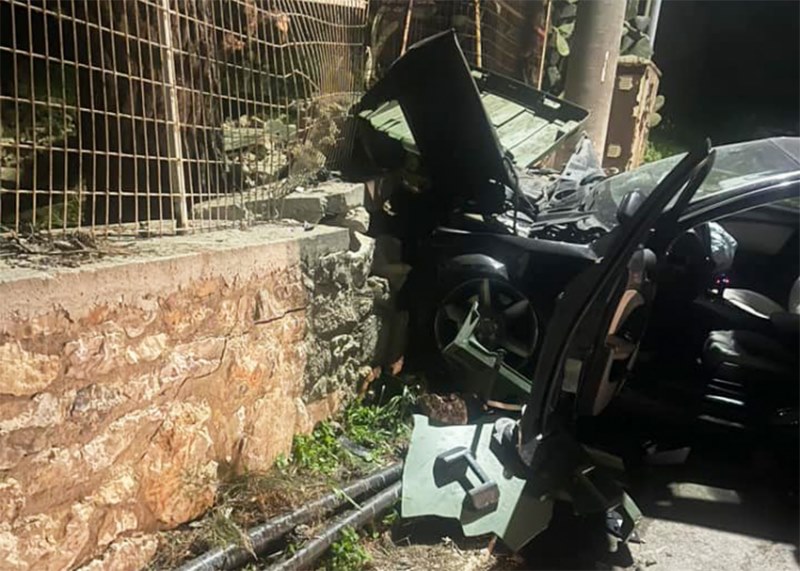 troxaio Vari 1 Θανατηφόρο τροχαίο στη Βάρη με έναν 22χρονο και έναν σοβαρά τραυματία