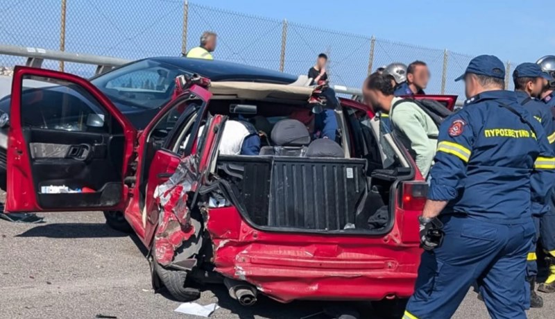 Παιανία: Λεωφορείο παρέσυρε επιβατικό στον Προαστιακό 2 troxaio proastiakos 2 troxaio proastiakos 2 Παιανία: Λεωφορείο παρέσυρε επιβατικό στον Προαστιακό