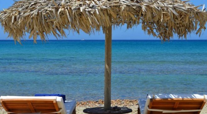 Βουλιαγμένη: Νεκρός 82χρονος για μία ξαπλώστρα μετά από ξυλοδαρμό – Συνελήφθη 76χρονος
