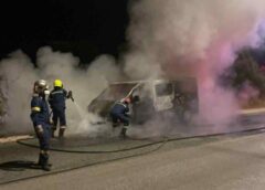 Φωτιά εν κινήσει εκδηλώθηκε σε τουριστικό βαν κοντά στο αεροδρόμιο 2 fotia van fotia van Φωτιά εν κινήσει εκδηλώθηκε σε τουριστικό βαν κοντά στο αεροδρόμιο