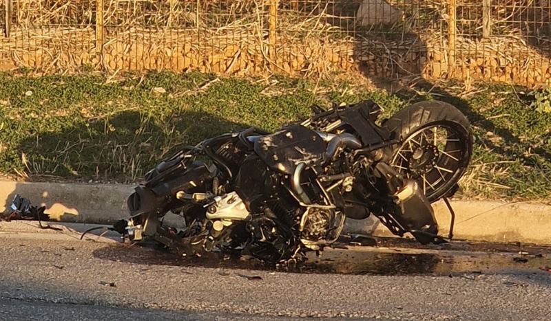 mixani 1 Σοβαρό τροχαίο στην παραλιακή στη Σαρωνίδα