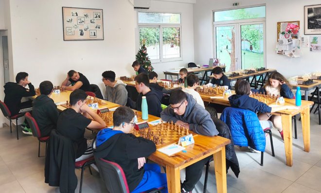 skaki omadiko attiki Αργυρό και χάλκινο για τους σκακιστές του Κορωπίου