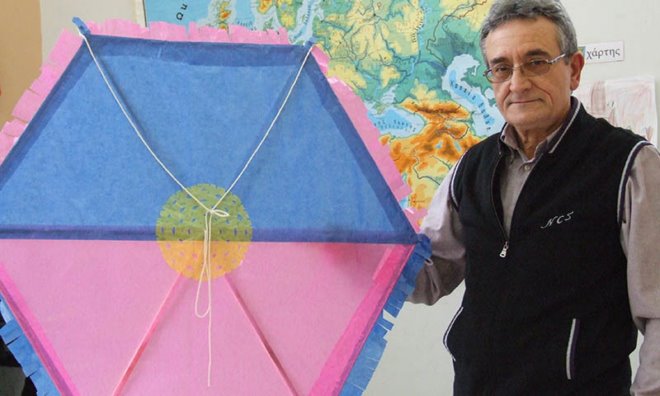 kataskevi xartaetou 1 Κατασκευή χαρταετού, οδηγίες - video