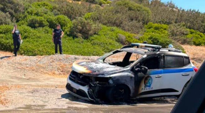 Στις φλόγες περιπολικό στο Λαγονήσι – Σώοι οι δύο αστυνομικοί