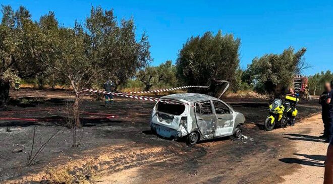 Σπάτα: Απανθρακωμένη σορός εντοπίστηκε μέσα σε αυτοκίνητο κατά τη κατάσβεση φωτιάς