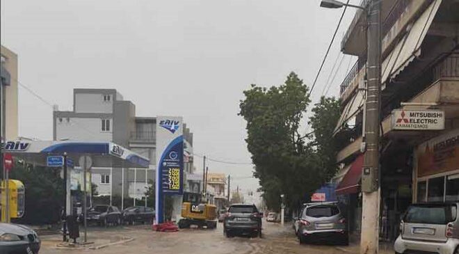 Κορωπί: Ποτάμια οι δρόμοι μετά την πρωινή καταιγίδα